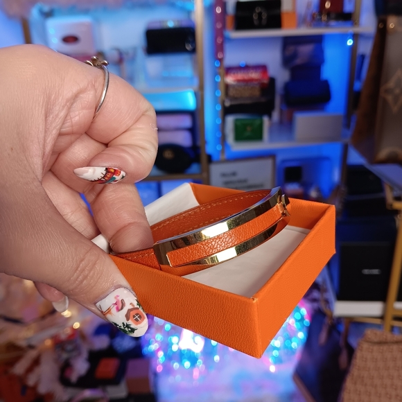 Hermes Adjustablse Orange Leather & Gold bracelet with box - Picture 1 of 1